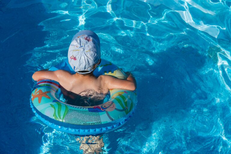Where to Find the Best Swimming Lessons This March